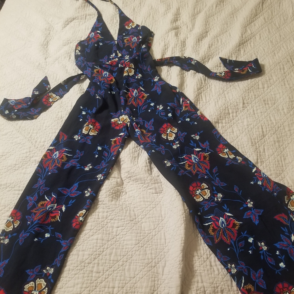Floral H&M jumpsuit in size 6